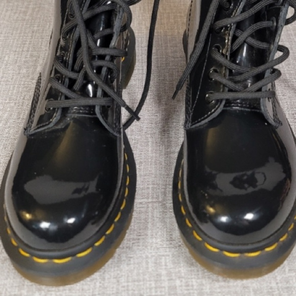 Dr. Martens® 1460 Women's Patent Leather Lace Up Boots. Size 7 UK 5 EU 38 - Picture 5 of 12